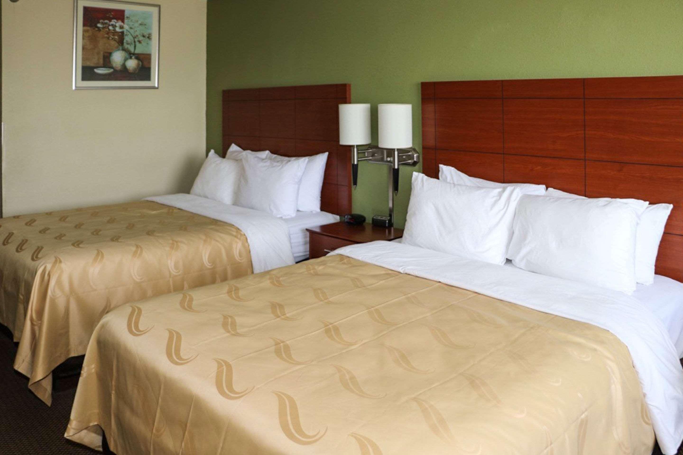 אוונסוויל Quality Inn East מראה חיצוני תמונה