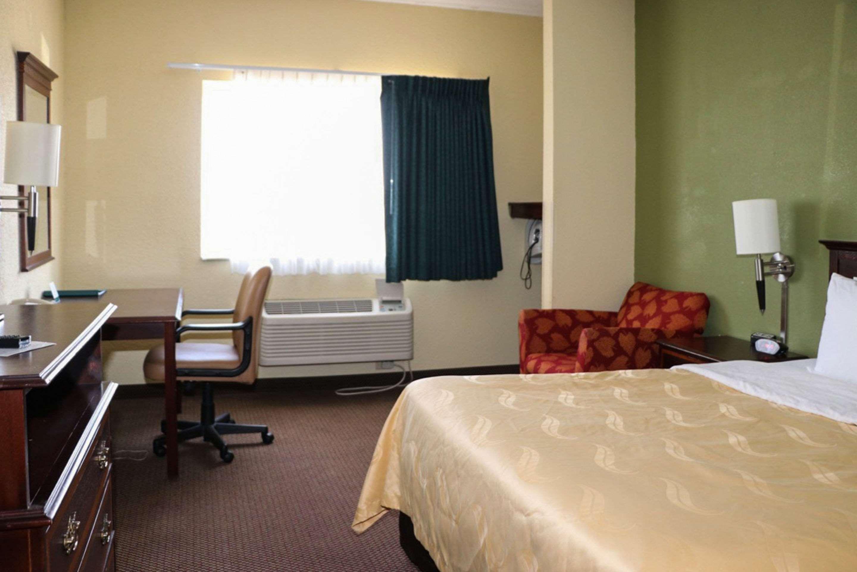 אוונסוויל Quality Inn East מראה חיצוני תמונה