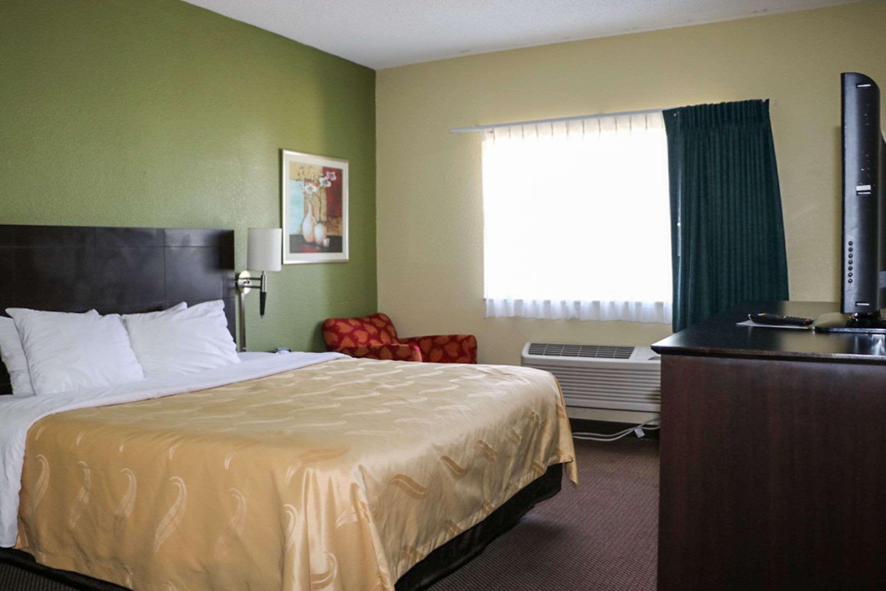 אוונסוויל Quality Inn East מראה חיצוני תמונה