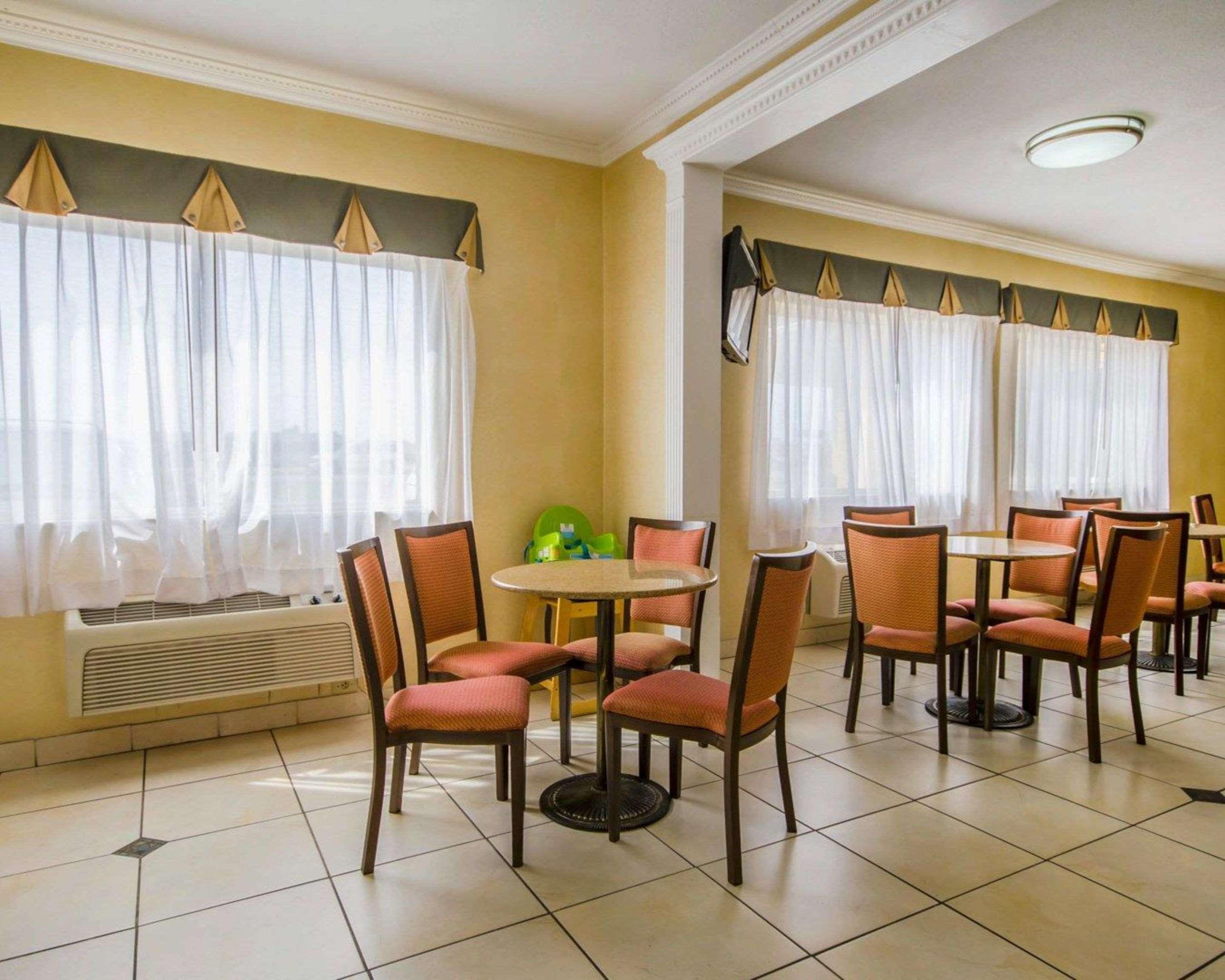 אוונסוויל Quality Inn East מראה חיצוני תמונה