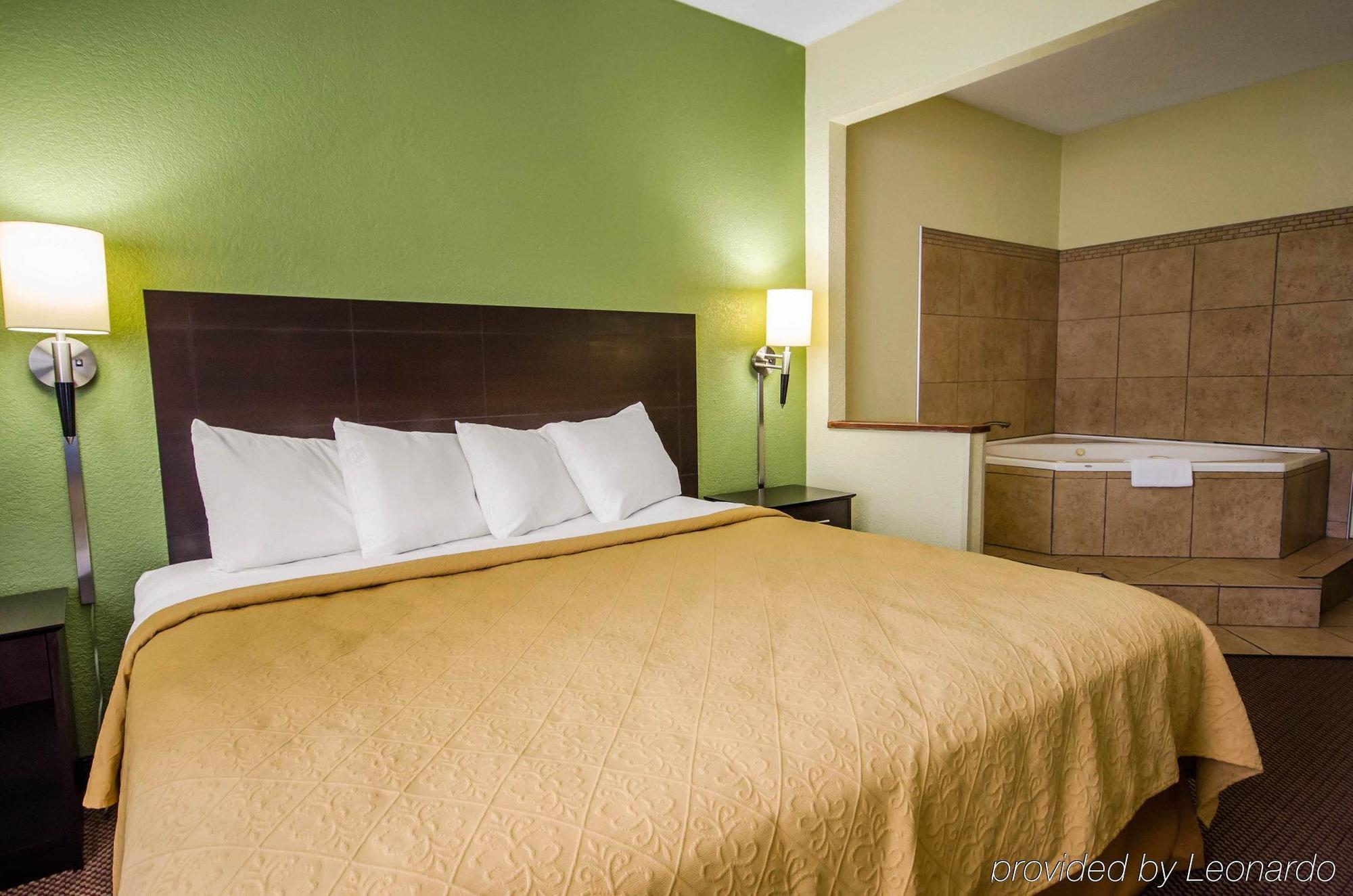 אוונסוויל Quality Inn East מראה חיצוני תמונה
