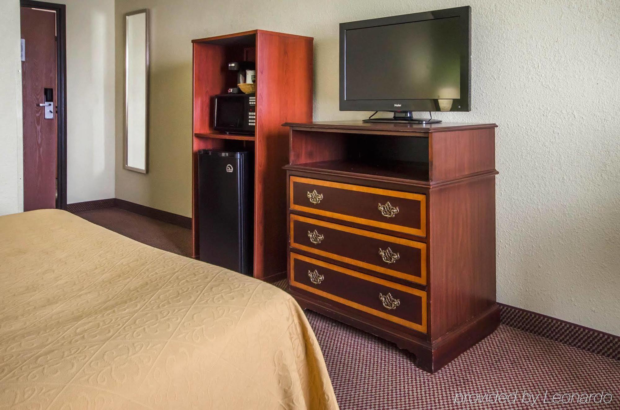 אוונסוויל Quality Inn East מראה חיצוני תמונה