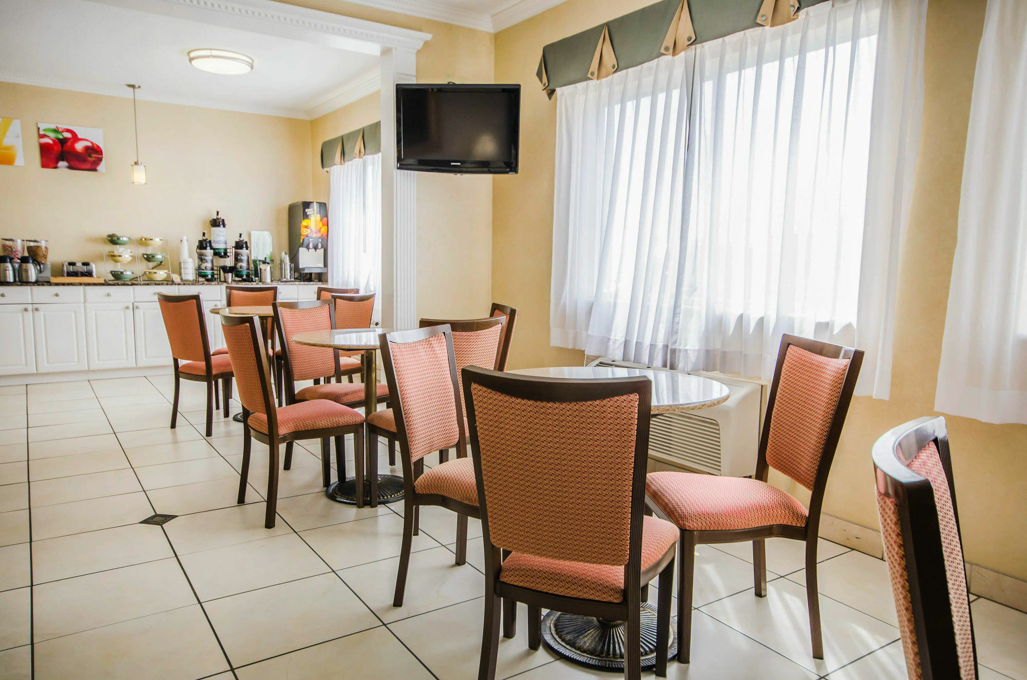 אוונסוויל Quality Inn East מראה חיצוני תמונה