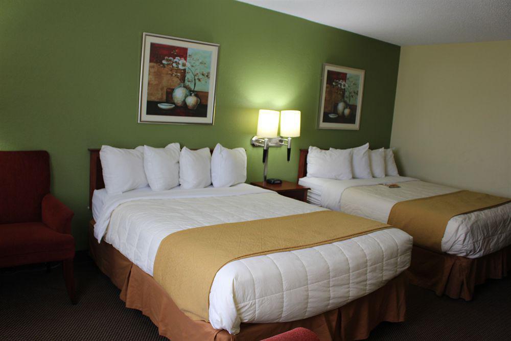 אוונסוויל Quality Inn East מראה חיצוני תמונה