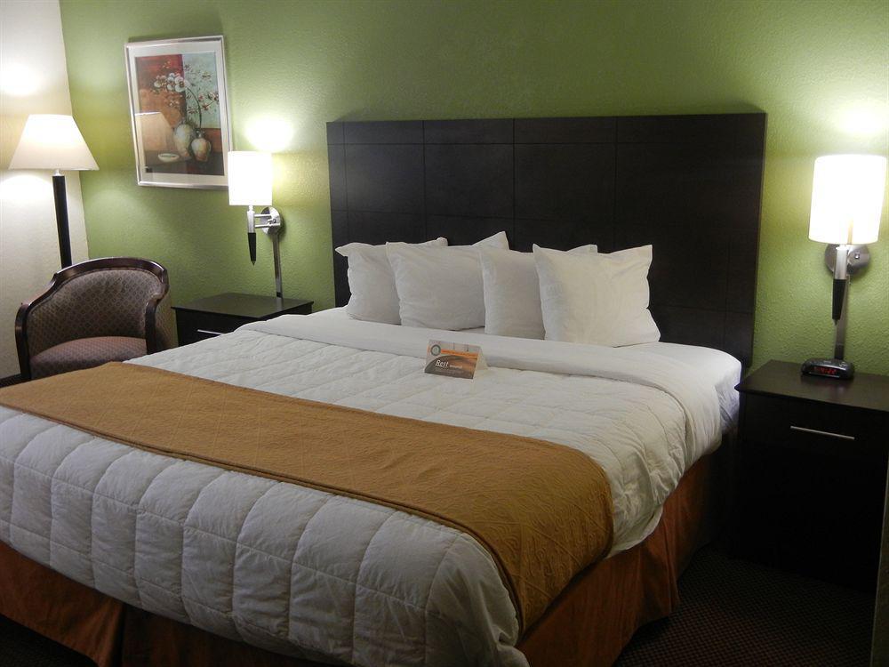 אוונסוויל Quality Inn East מראה חיצוני תמונה